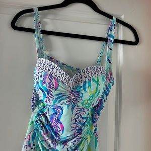 So cute Lilly Pulitzer tankini top